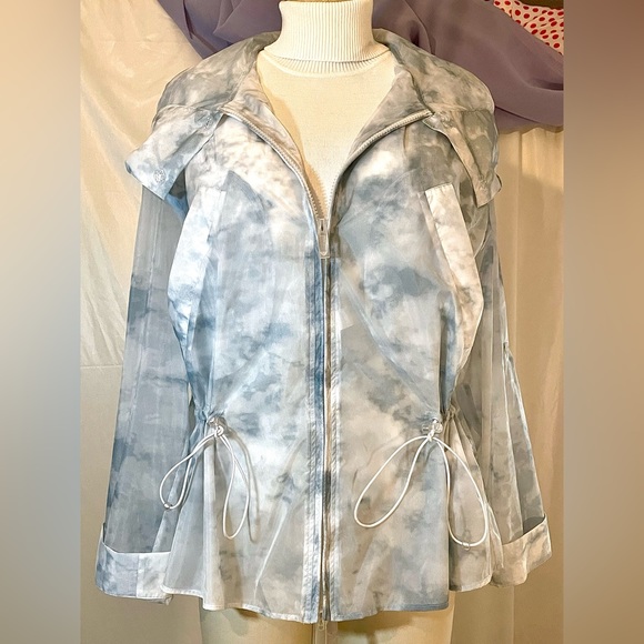 Like New Emporio Armani cloud-print hooded windbreaker jacket blue white sz 44 - Picture 5 of 17